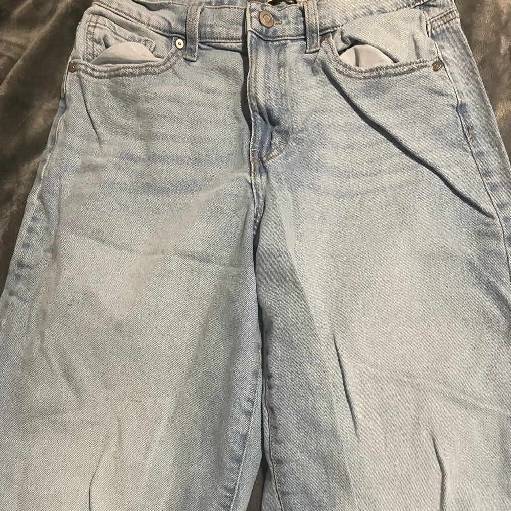 Worn a few times. Good condition.
